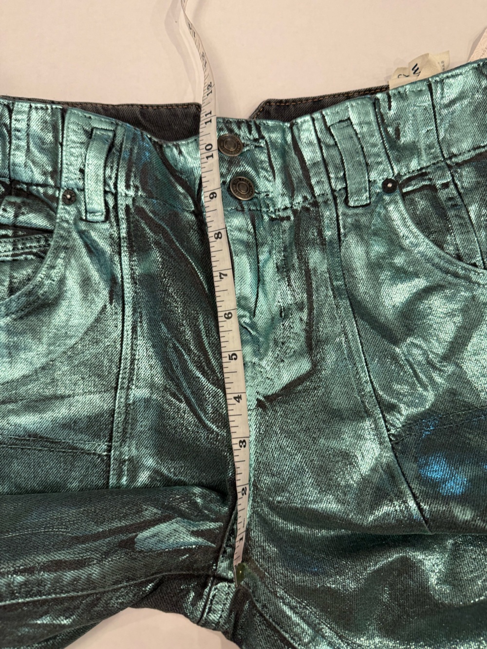 Free People Extreme Measures Metallic Barrel Shorts NEW with Tags Size 26” - Picture 8 of 16